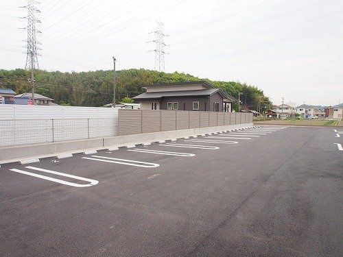ブランシュの駐車場