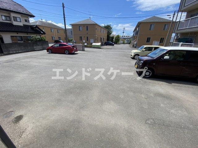 ヴィラ・キャロットⅢの駐車場|高崎、前橋エリアのお部屋探しはエンドスケープまで！お客様の理想お聞かせ下さい♪