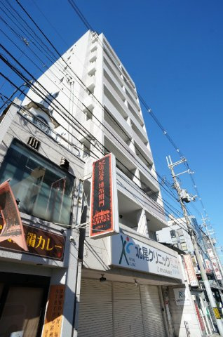 ヴェルメゾン御所西の外観