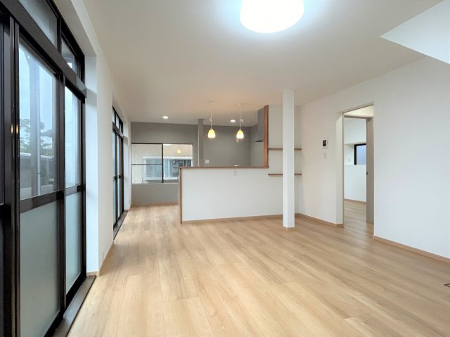 小林市堤の中古一戸建の居間・リビング