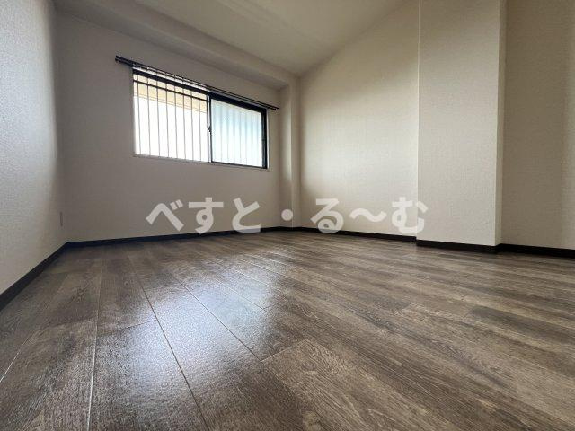 シャンポール西藤江の寝室