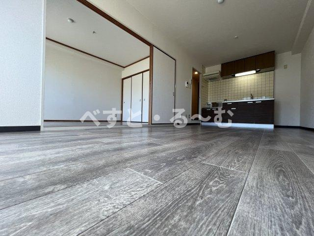 シャンポール西藤江の居間・リビング