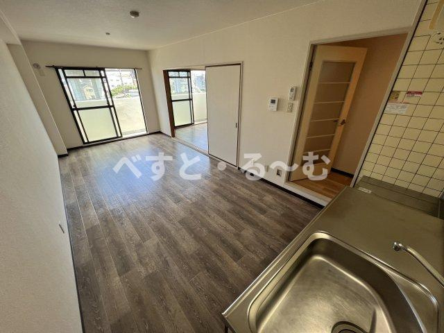 シャンポール西藤江の居間・リビング