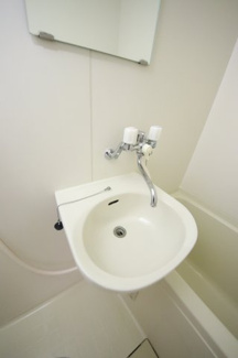 【洗面所】 | リヴェール鴻巣 | ※同タイプの別の部屋の写真です。