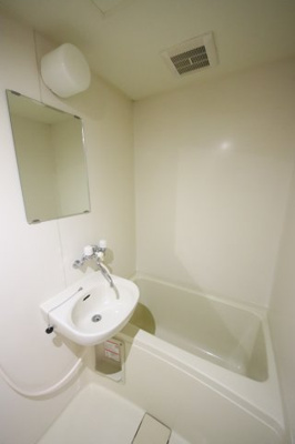 【浴室】 | リヴェール鴻巣 | ※同タイプの別の部屋の写真です。