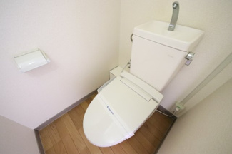【トイレ】 | リヴェール鴻巣 | ※同タイプの別の部屋の写真です。
