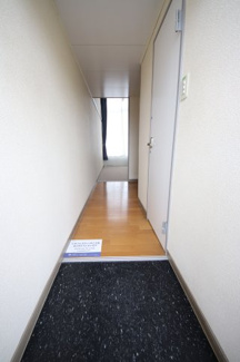 【玄関】 | リヴェール鴻巣 | ※同タイプの別の部屋の写真です。