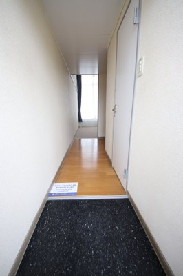 【玄関】 | リヴェール鴻巣 | ※同タイプの別の部屋の写真です。