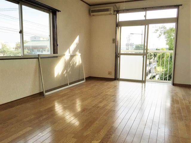 【居間・リビング】 | リバーサイドワン