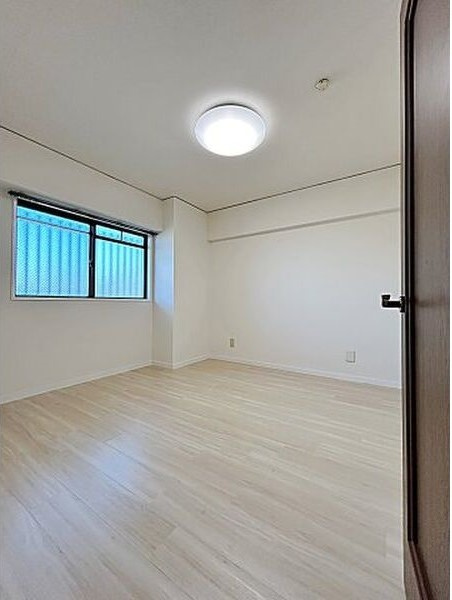 シャンポール葵の洋室