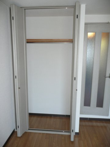 シャトーエルドラドの収納|クローゼット内部