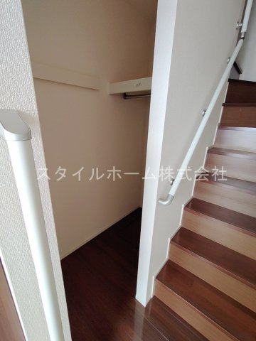 ヴィルヌーブ野路の収納|別部屋写真です。