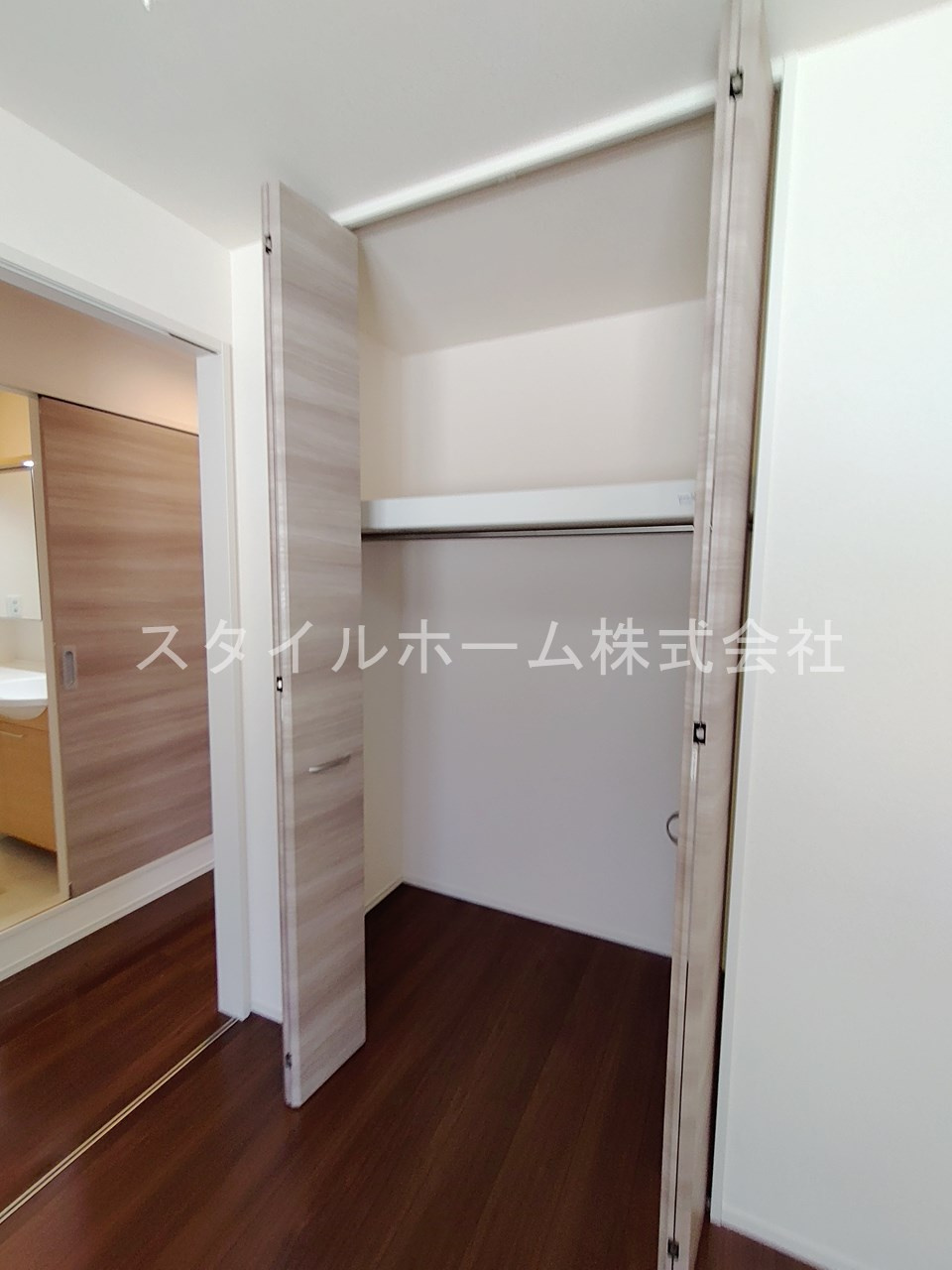 ヴィルヌーブ野路の収納|別部屋写真です。