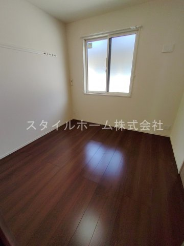 ヴィルヌーブ野路の居間・リビング|別部屋写真です。