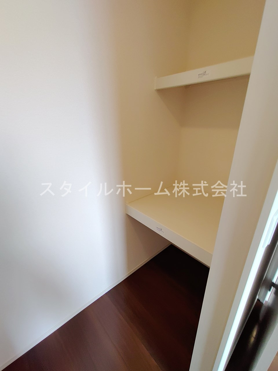 ヴィルヌーブ野路の収納|別部屋写真です。