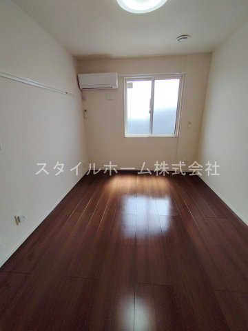 ヴィルヌーブ野路の居間・リビング|別部屋写真です。