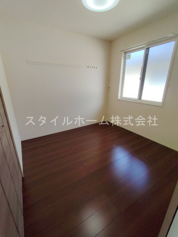 ヴィルヌーブ野路の内装|別部屋写真です。