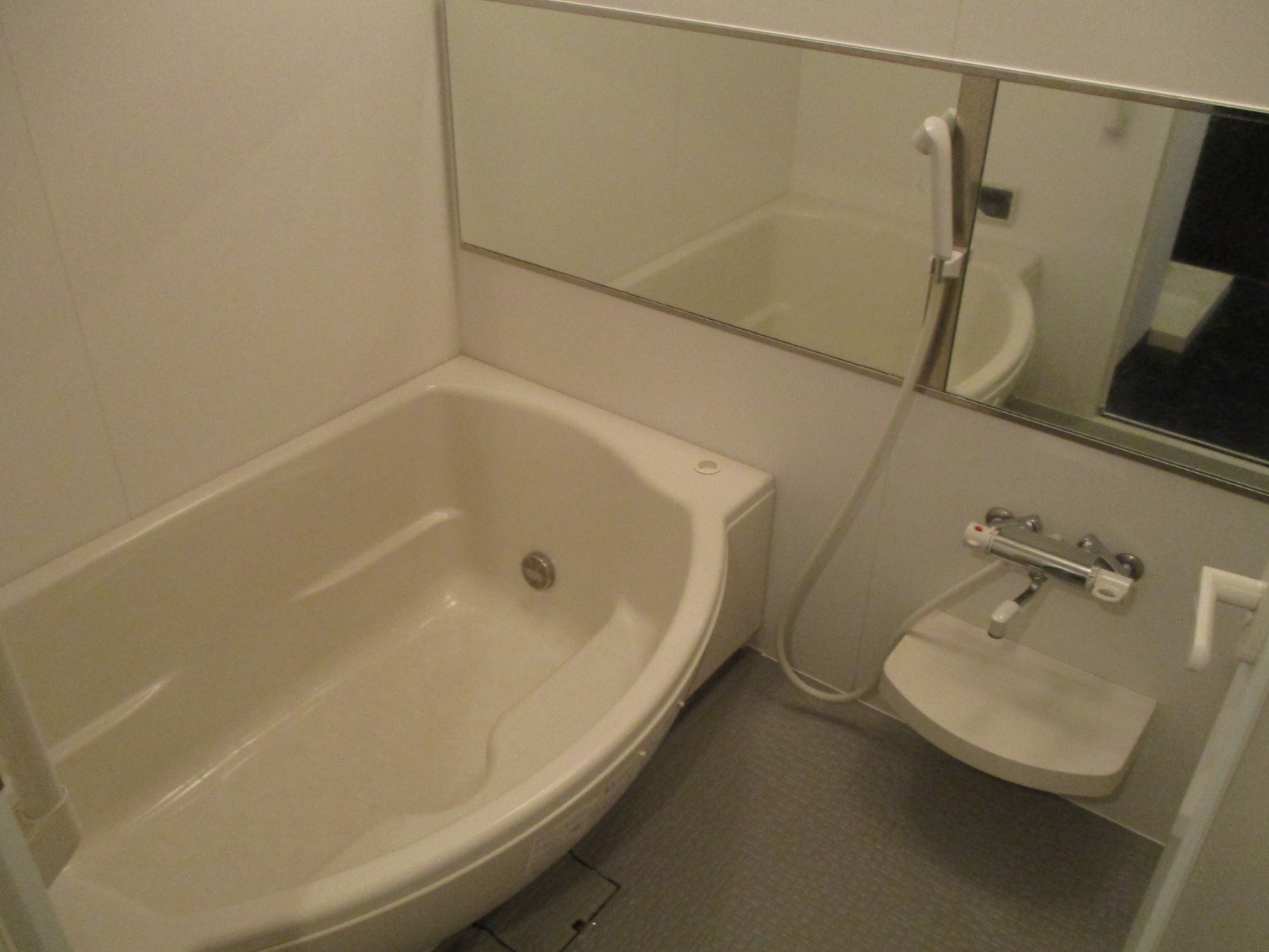 ユング城山の浴室