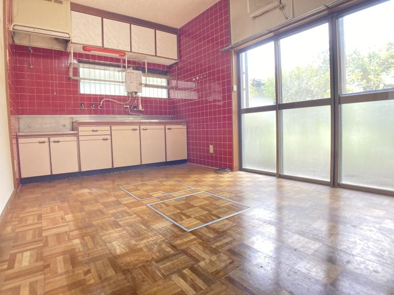 南星台３丁目　中古一戸建てのキッチン|DK7.5帖
■物件内覧・資金計画相談・住宅ローン相談、リフォーム相談、お問合せ受付中■
※当日・翌日のご内覧、ご相談はお電話でのお問合せがスムーズです！