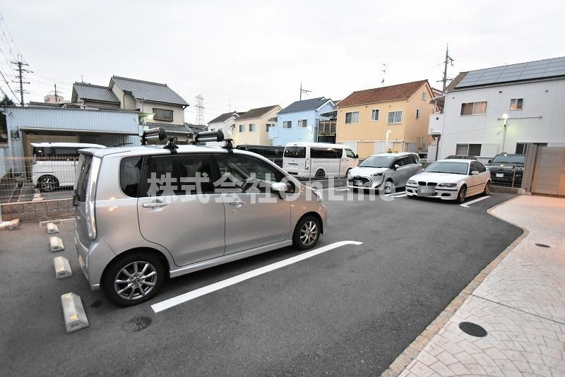 オベルジーヌの駐車場