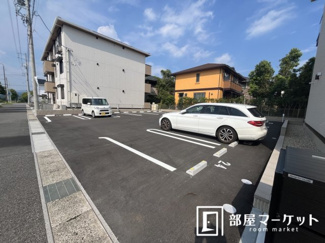 【駐車場】