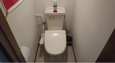 【トイレ】 | マキシム六本松西 | 別号室の写真になります。現況優先。