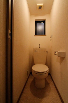 【トイレ】 | コーポひまわり | 別号室の写真になります。現況優先。