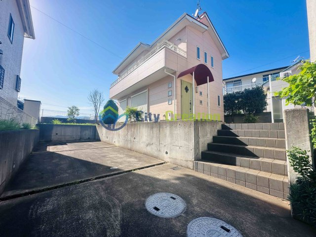秦野市曽屋　敷地広々中古住宅の外観