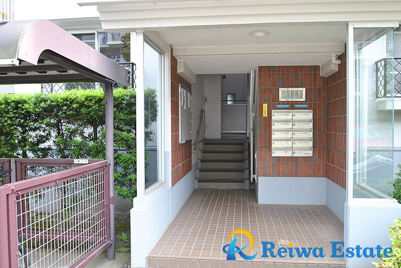 サニータウン茅ヶ崎　10号棟のエントランス