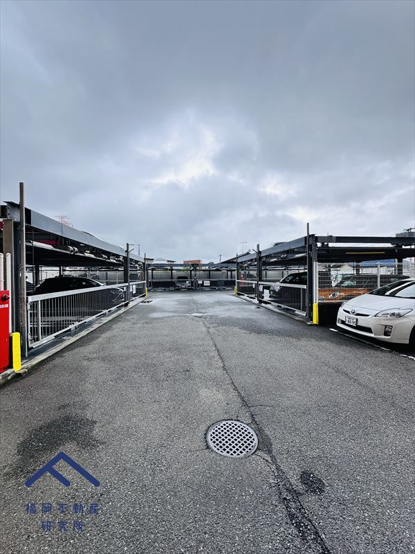 パルテノン筑紫ステーションタワーの駐車場