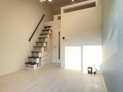 【居間・リビング】 | ソールリオン | 別号室の写真になります。現況優先。