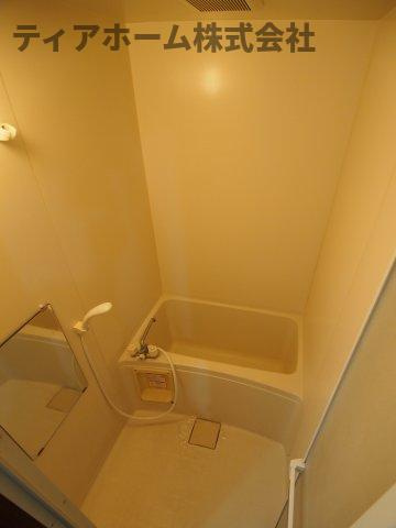 大和高田市日之出町の賃貸マンションの浴室|お風呂です