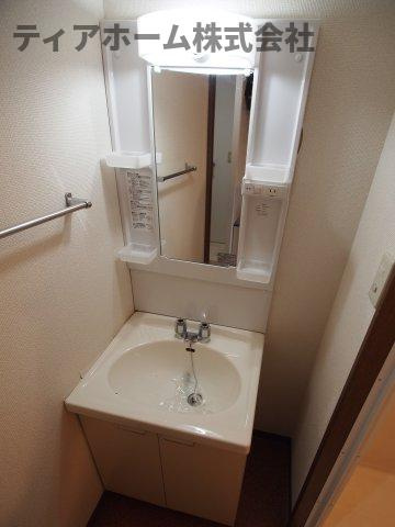 大和高田市日之出町の賃貸マンションの独立洗面台