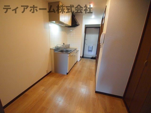 大和高田市日之出町の賃貸マンションの居間・リビング|ゆったり過ごせるリビングです