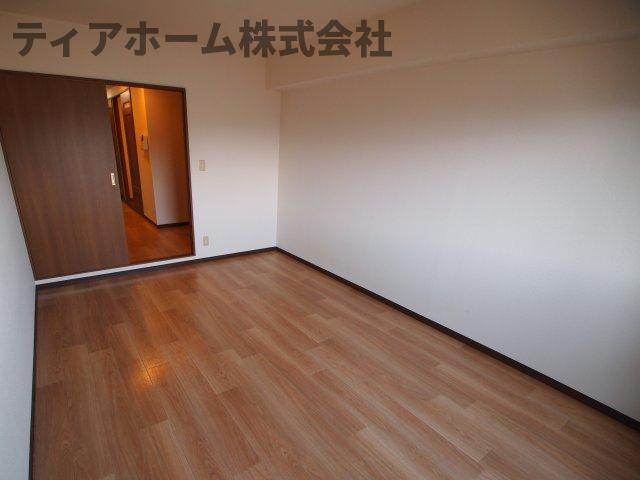 大和高田市日之出町の賃貸マンションの居間・リビング|ゆったり過ごせる居間です