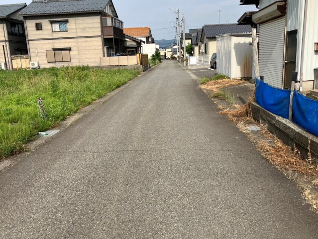 あわら市大溝1丁目　土地の前面道路含む現地写真