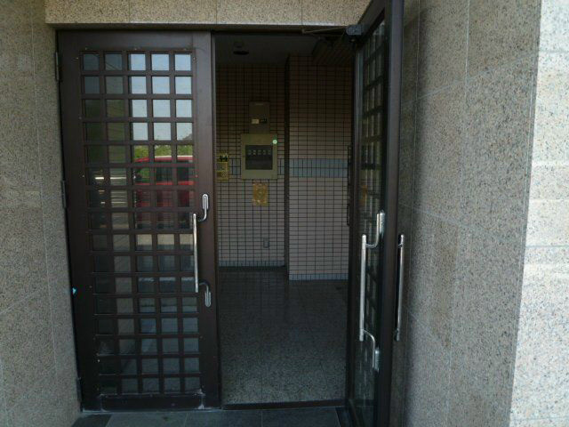 グランメール香久山のエントランス