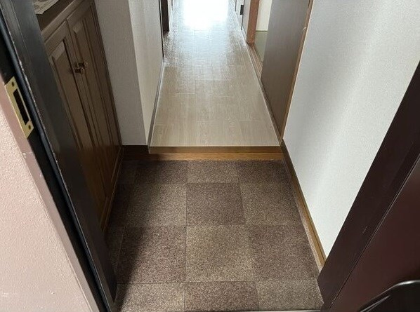 グランメール香久山の玄関