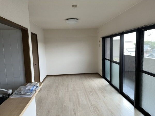 グランメール香久山の居間・リビング