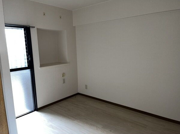 グランメール香久山の洋室