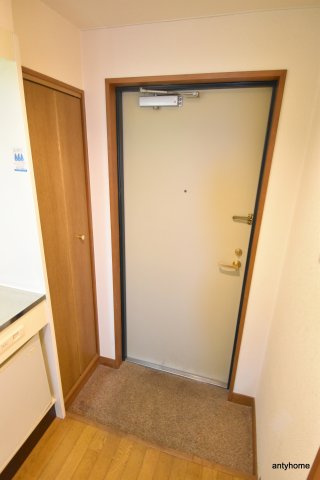 メゾンラフィネ　仲介手数料無料の玄関