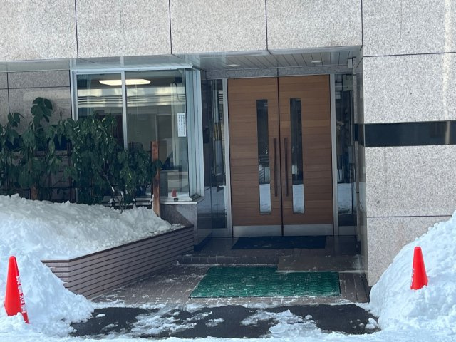 南一条グランドハイツのエントランス