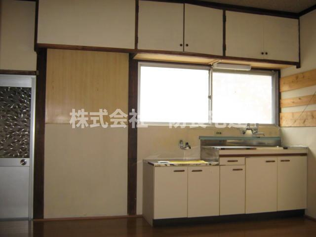 山口市吉敷の一戸建てのキッチン