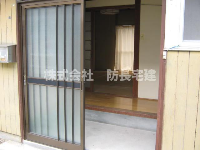 山口市吉敷の一戸建ての玄関