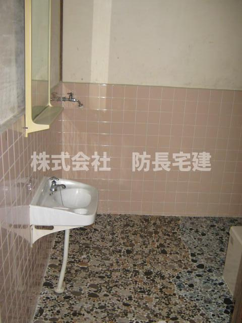 山口市吉敷の一戸建ての洗面所