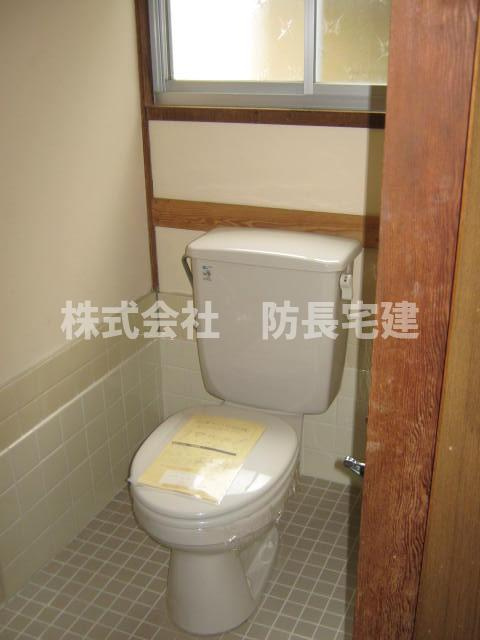 山口市吉敷の一戸建てのトイレ