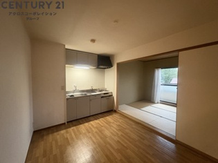 和室と合わせて使用できる広々とダイニング