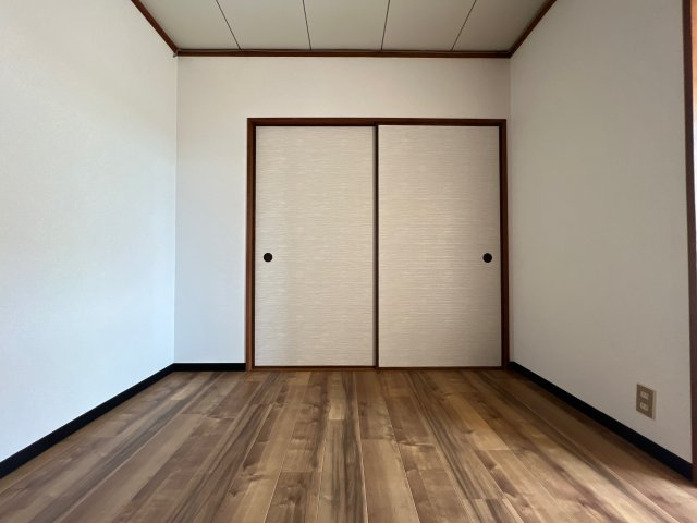 サンビレッヂ東辻井の寝室