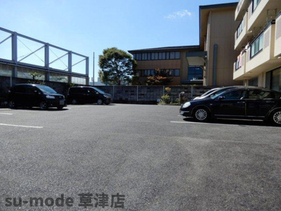 【駐車場】 | メゾン光風 | 車をお持ちの方に嬉しい駐車場付きの物件です