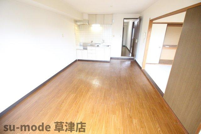 【居間・リビング】 | メゾン光風 | ゆったり過ごせる居間です